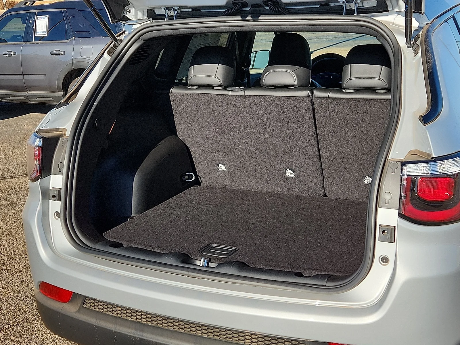 New 2026 PSE Silver Zyni Jeep LATITUDE ALTITUDE 4X4 image 9