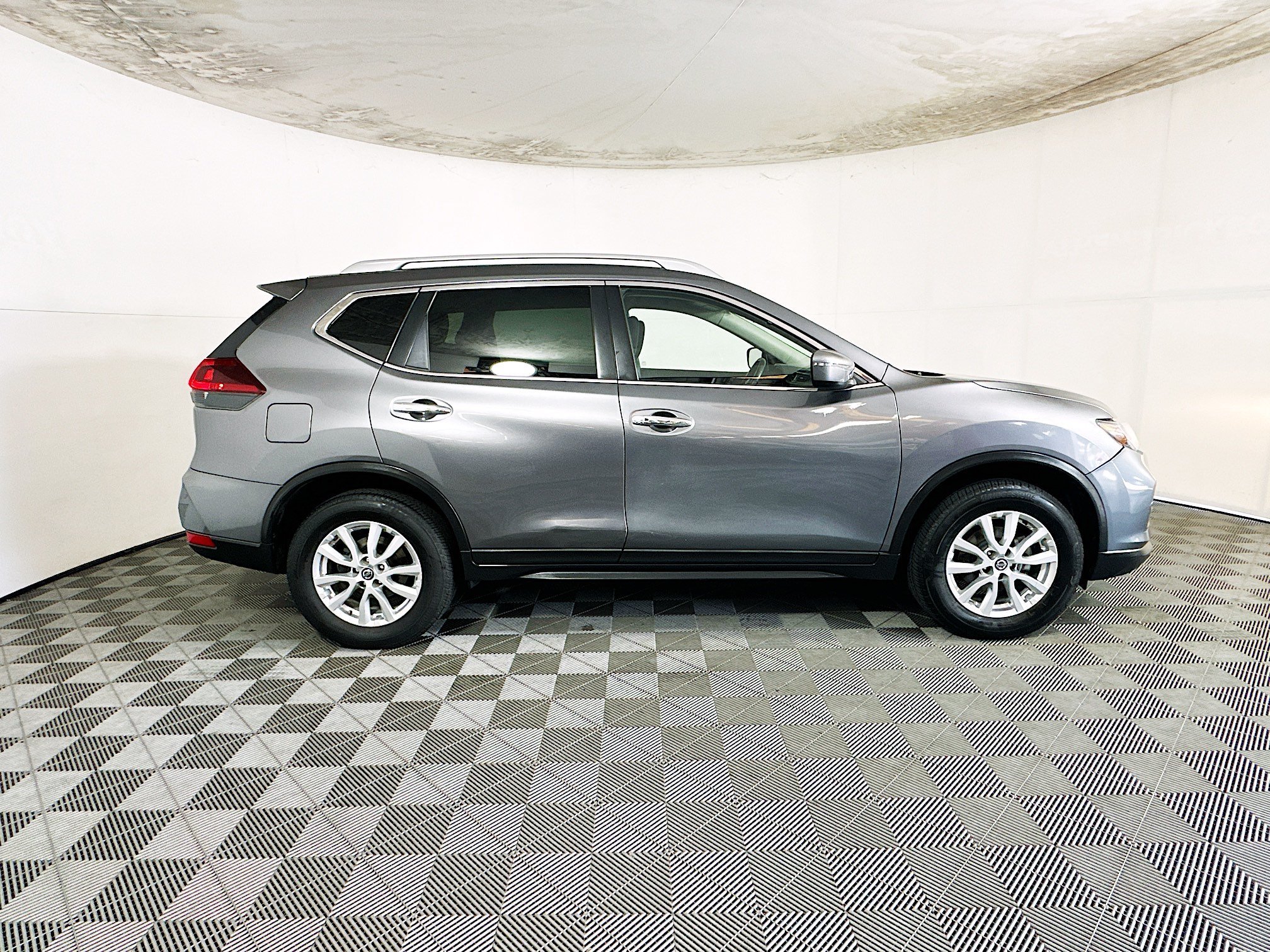 Used 2019 Nissan Rogue SV with VIN KNMAT2MV9KP520169 for sale in Coconut Creek, FL