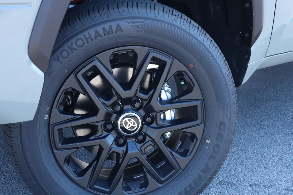 2026 Toyota Tundra Limited - Photo 15