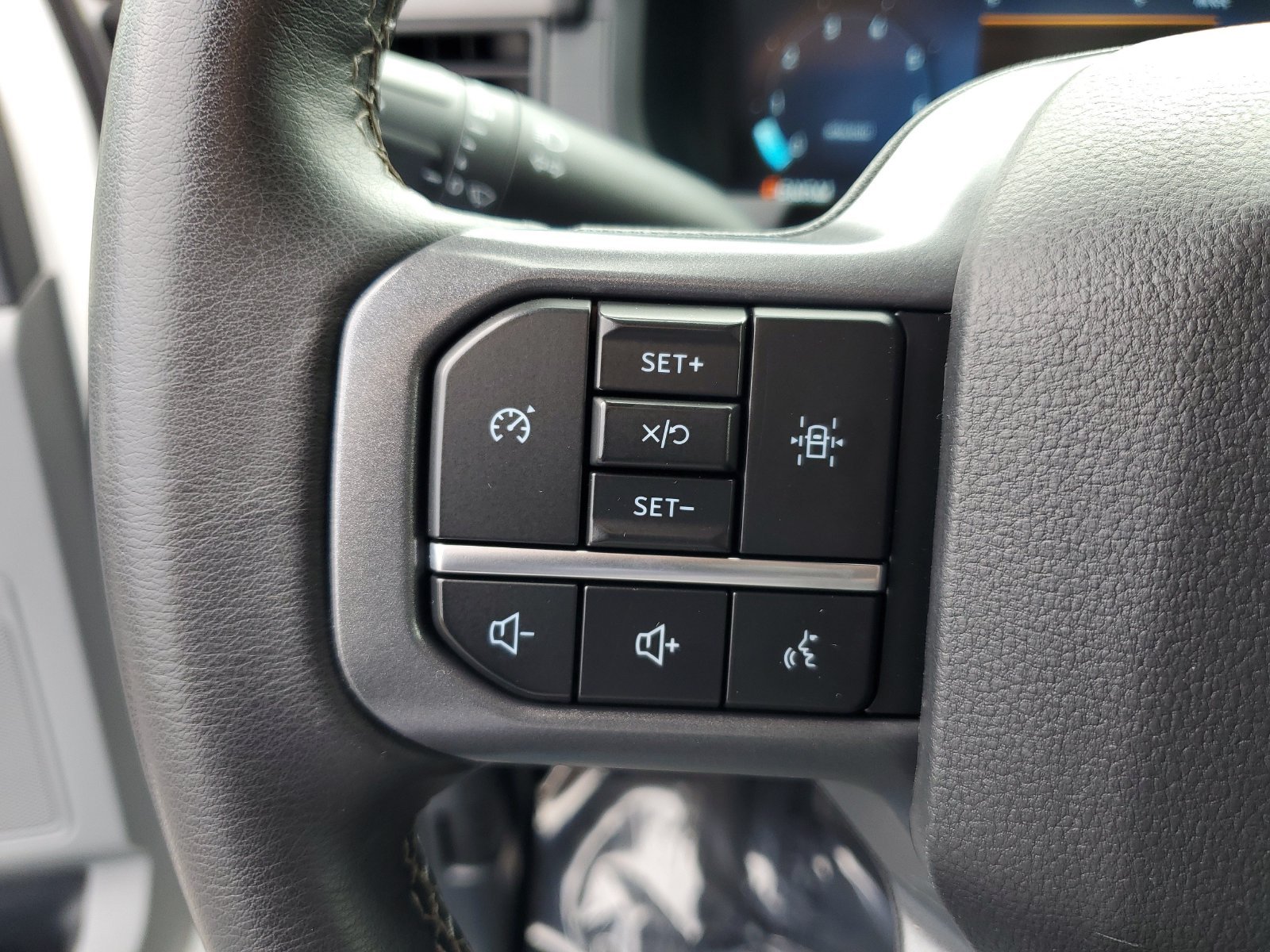 Certified Used 2025 White Ford XLT image 18