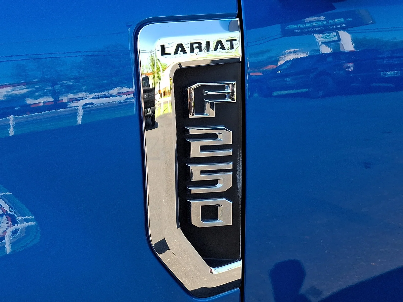 Used 2020 Velocity Blue Metallic   E7 Ford LARIAT image 31