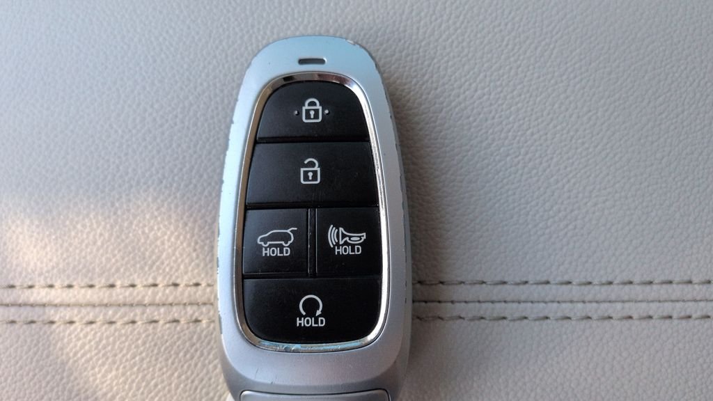 Used 2024 Silver Hyundai SEL image 29