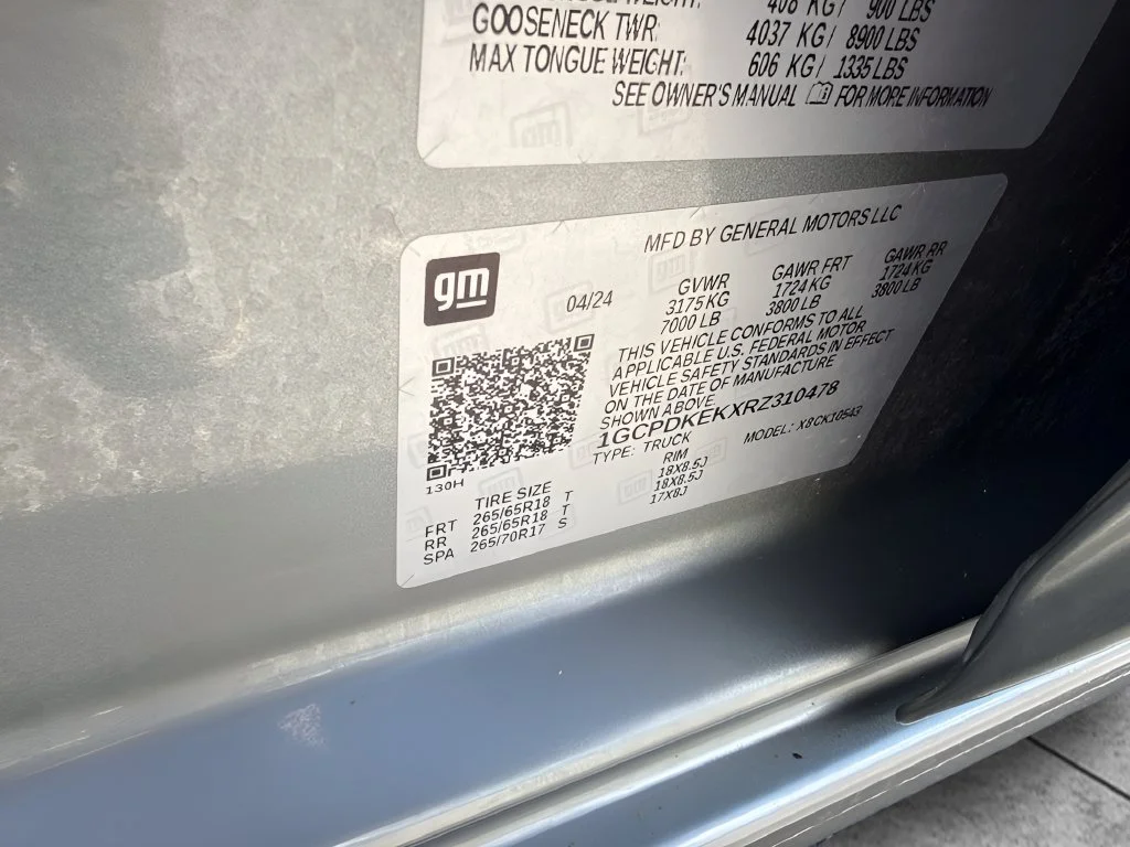 Used 2024 Gray Chevrolet LT image 33