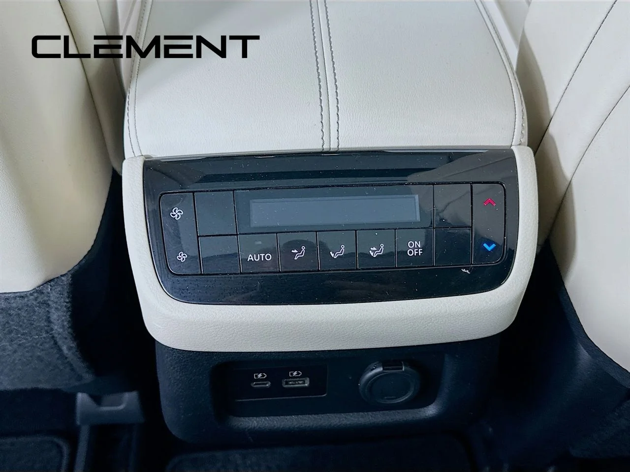 Used 2023 Warm Titanium INFINITI LUXE image 35