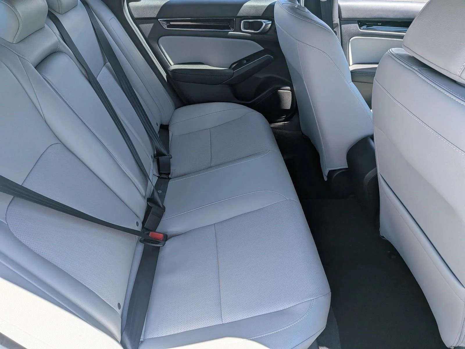 Used 2025 Platinum White Pearl Honda Sport Touring image 19