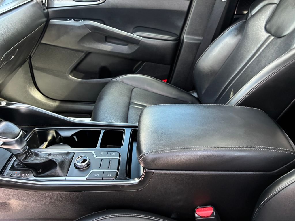 Used 2021 Black Kia S image 17