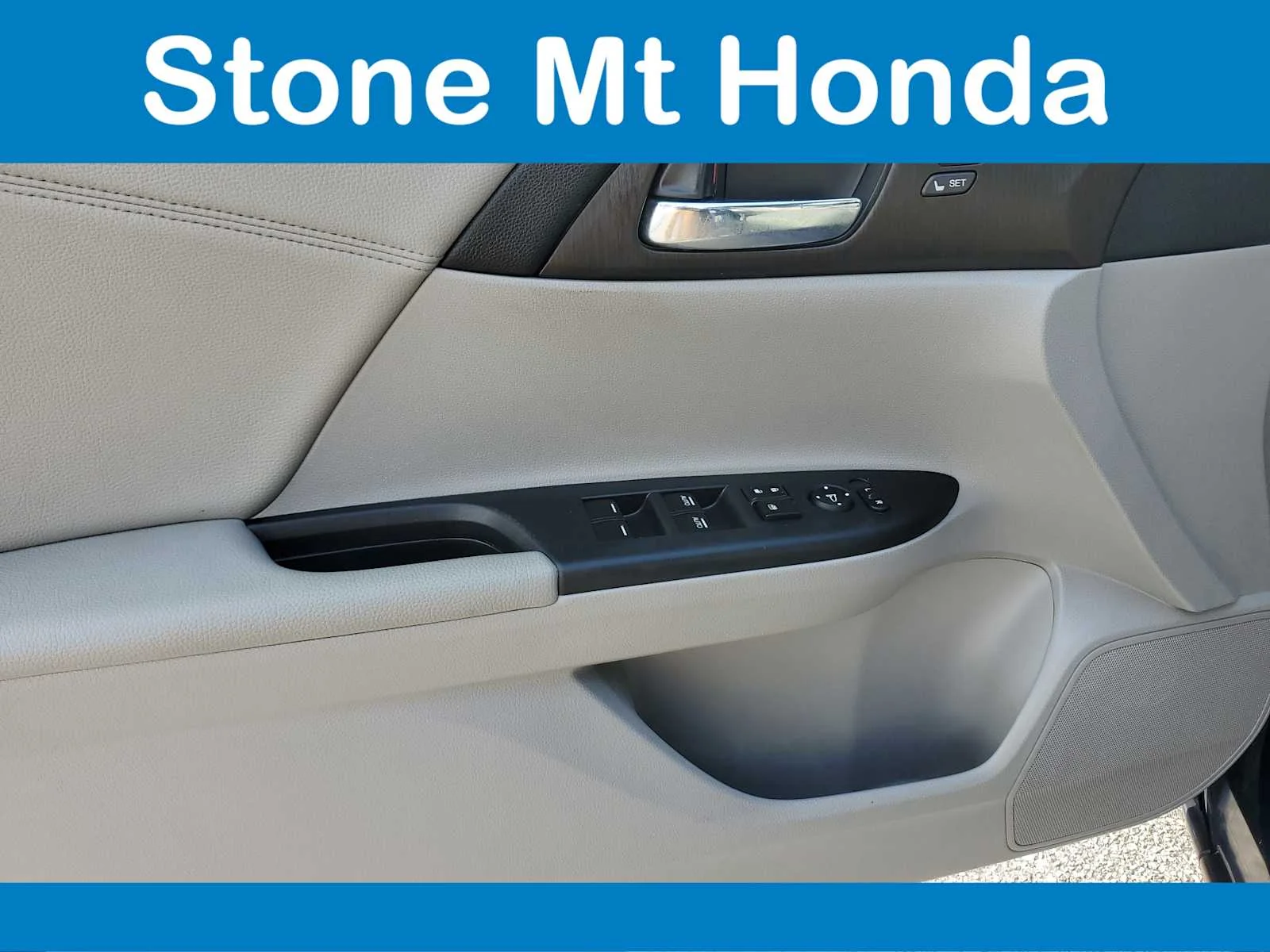 Used 2015 Obsidian Blue Pearl Honda EX-L image 17
