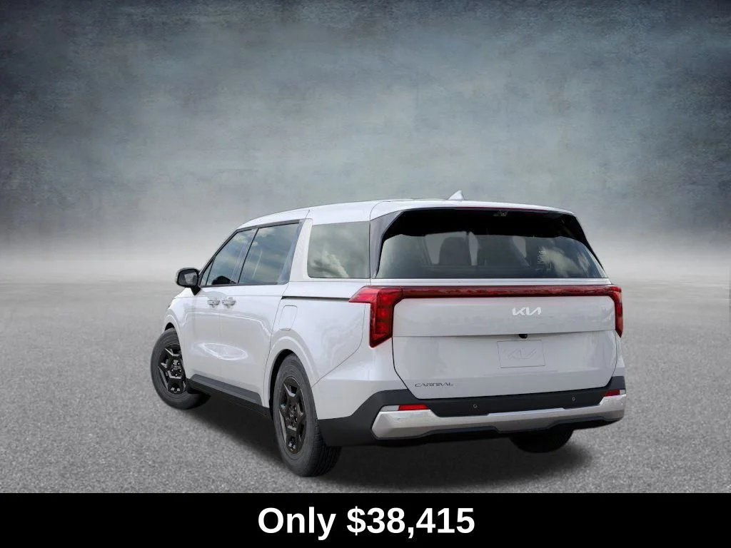 Used 2026 White Kia LXS image 4