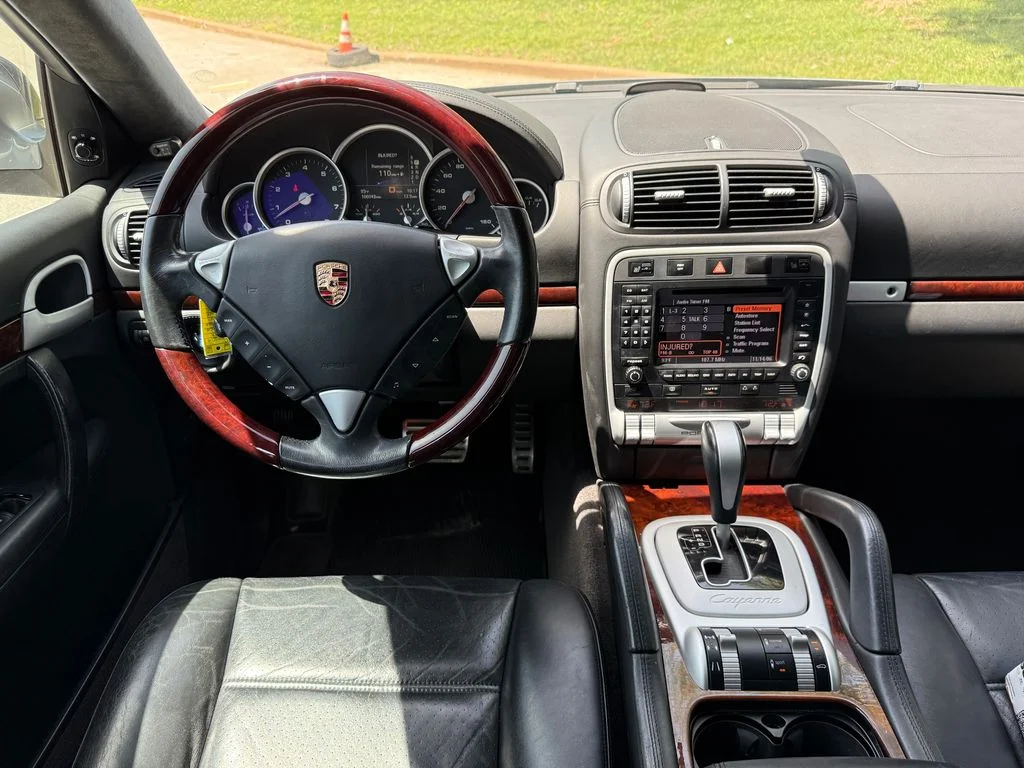 Used 2005  Porsche Turbo image 20