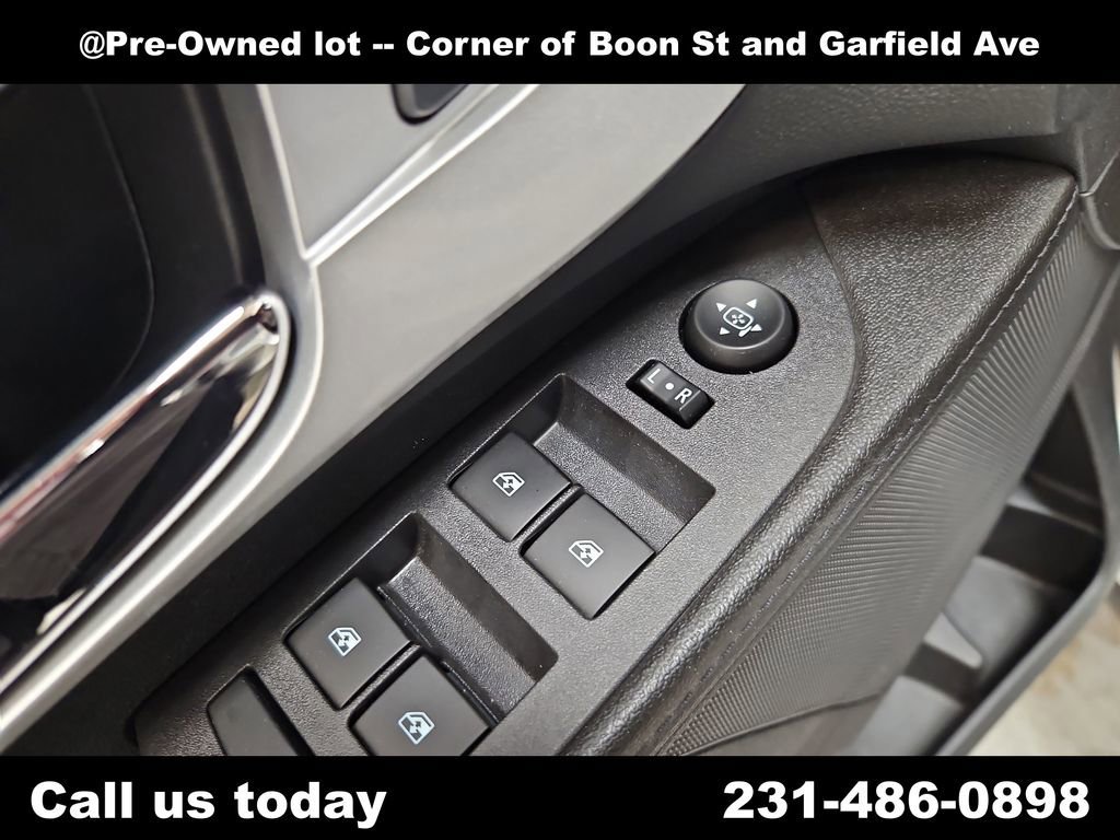 Used 2017 SILVER ICE METALLIC Chevrolet LT image 16