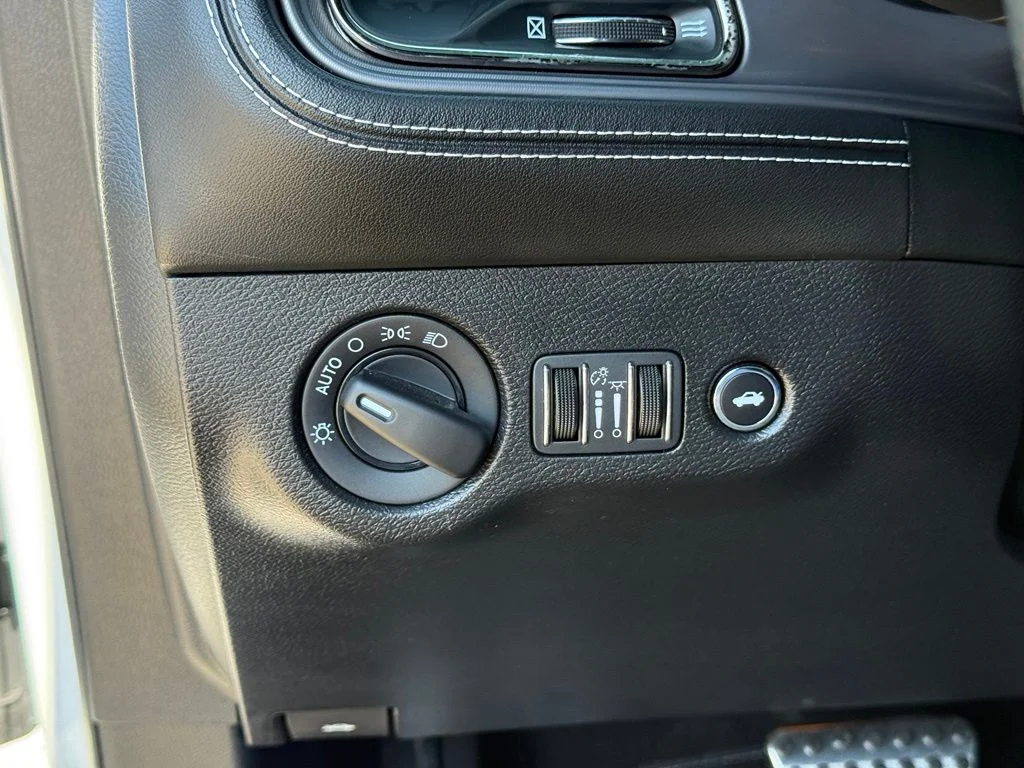 Used 2023 White Dodge SRT Hellcat Jailbreak image 19