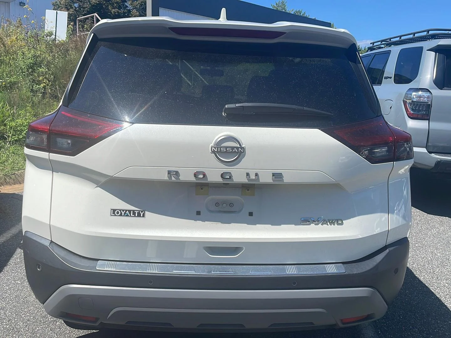 Used 2023 Pearl White Tricoat Nissan SV image 4