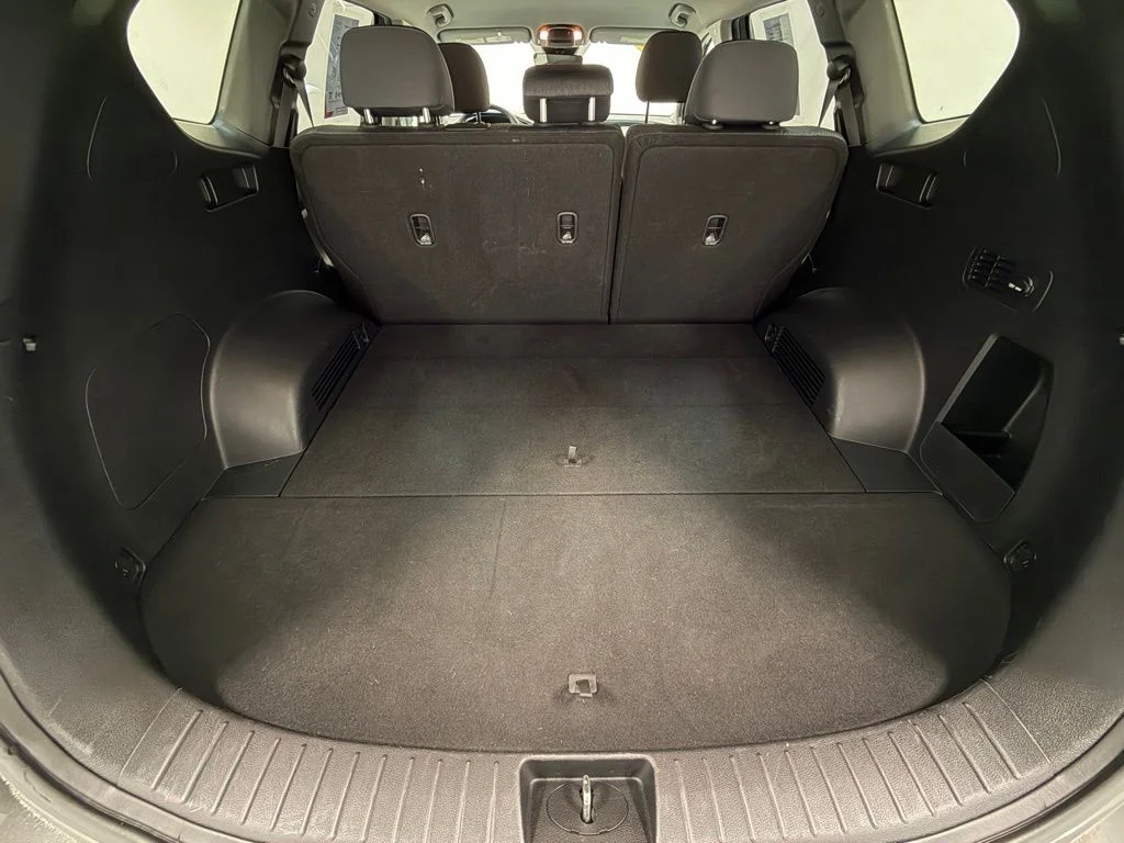 Certified Used 2022 Gray Hyundai SE image 31