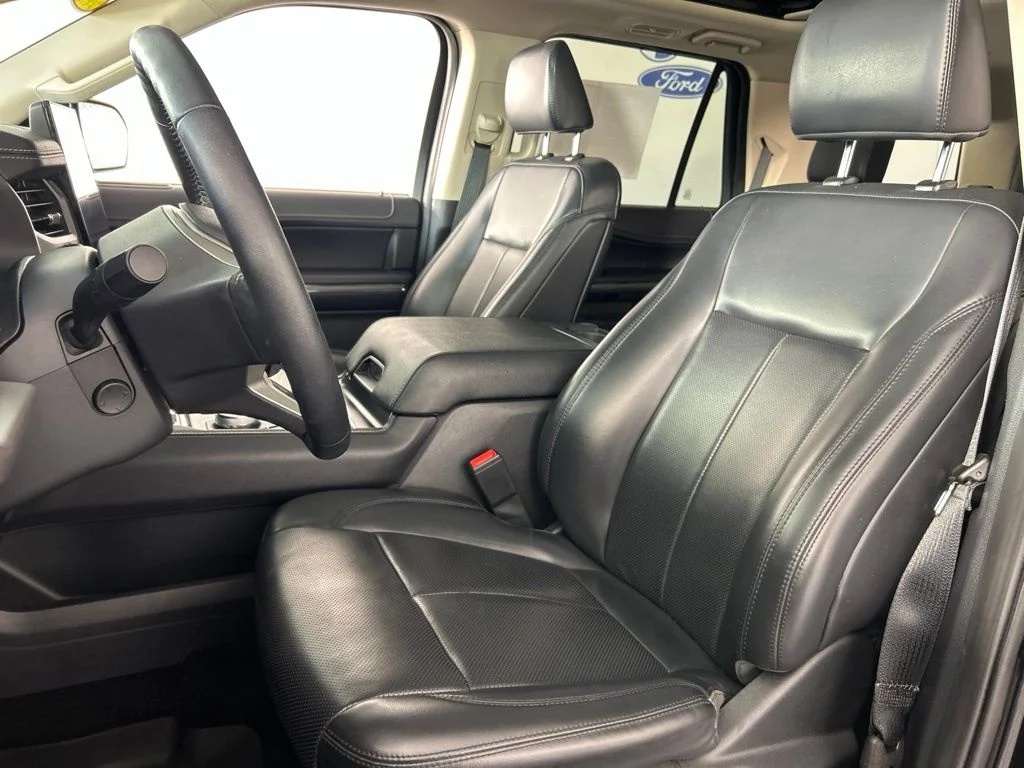 Used 2022 Black Ford XLT image 26