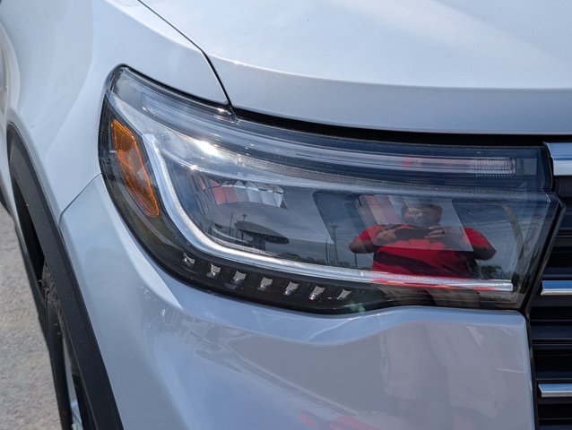 New 2026 Space White Metallic Ford Active image 5