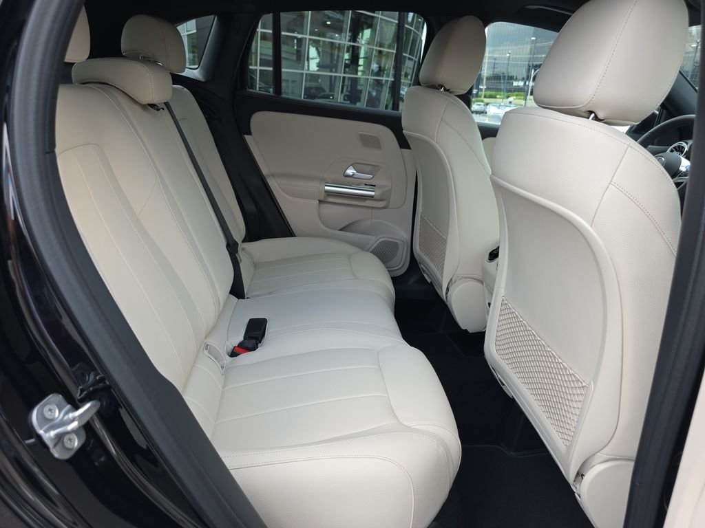 New 2026 Black Mercedes-Benz GLA 250 image 15