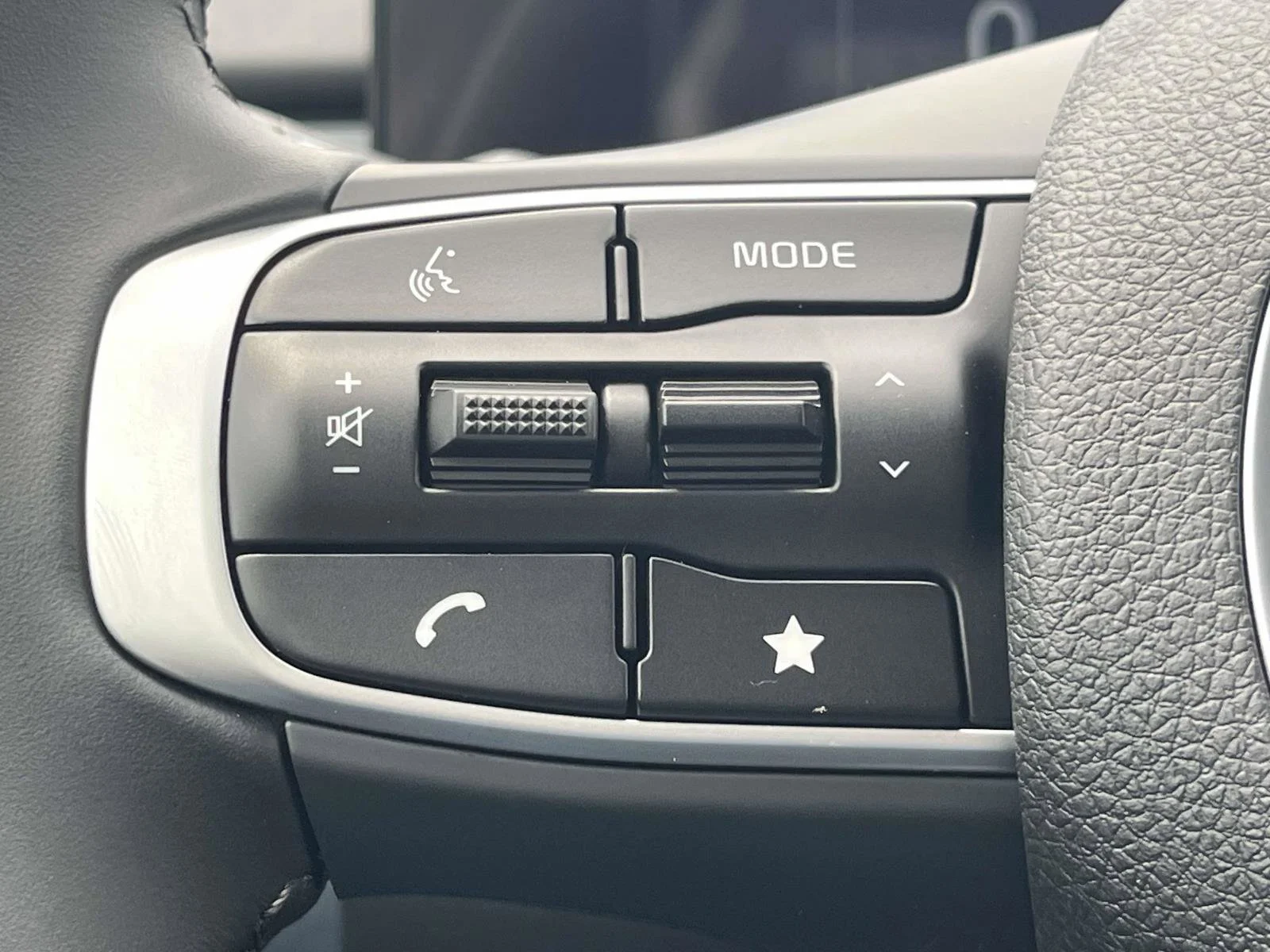 New 2026 Interstellar Gray Kia EX image 29