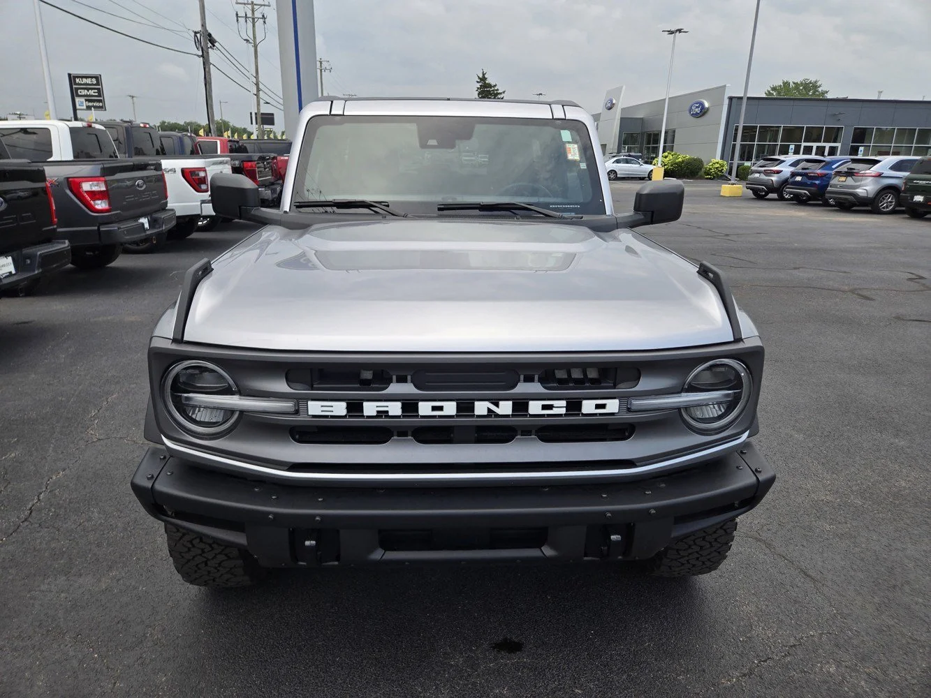 Used 2024  Ford Big Bend image 2