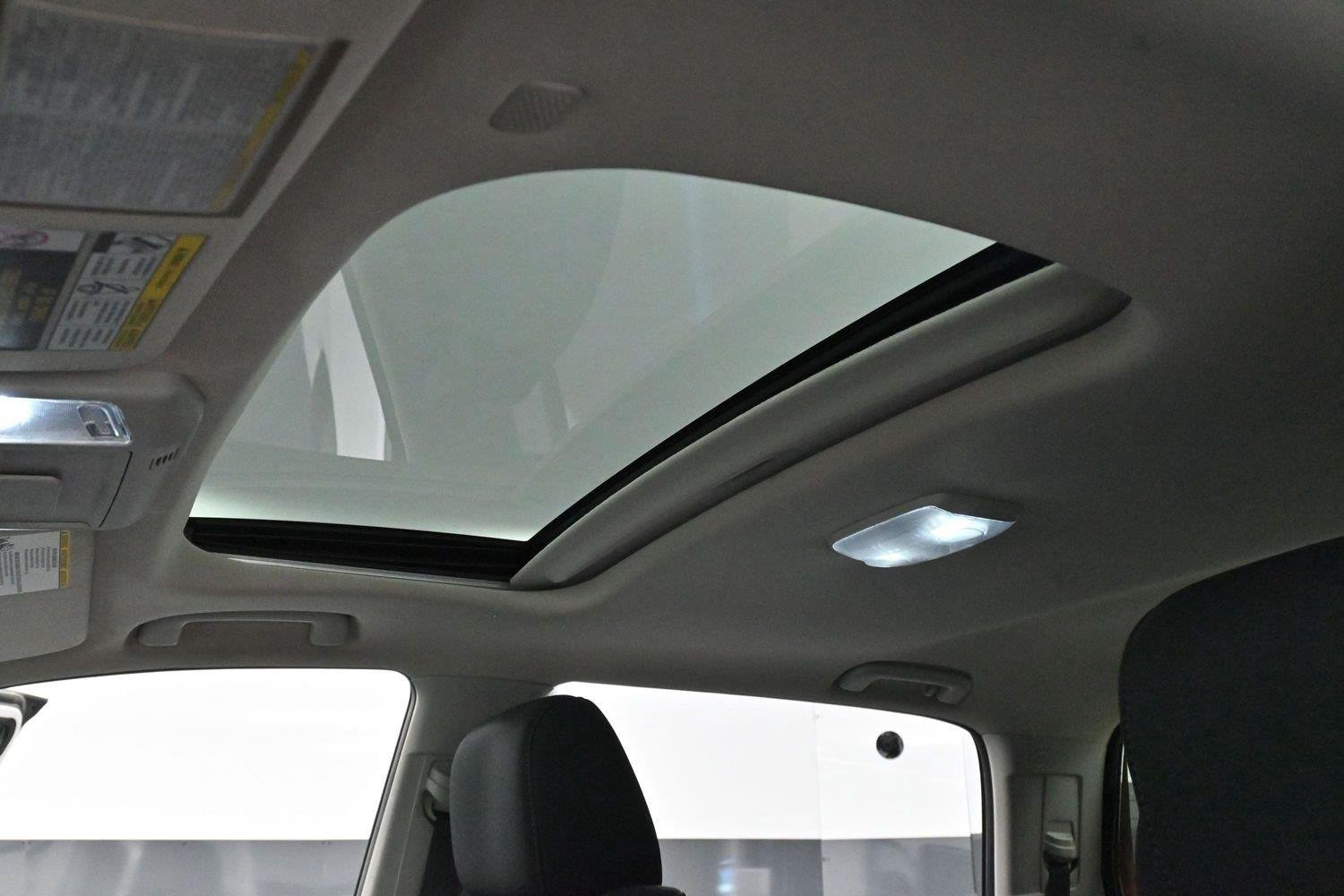 Used 2019 Super White Toyota SR5 image 26