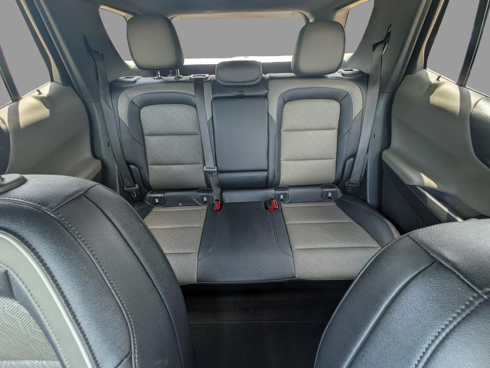 Used 2025 Lakeshore Blue Metallic Chevrolet LT image 34