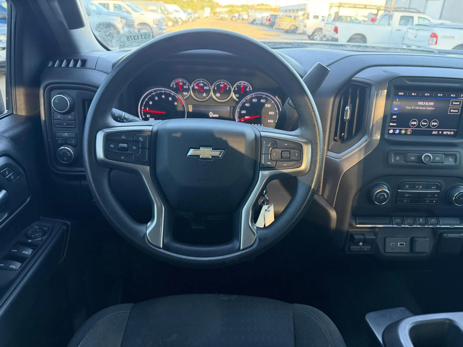 Used 2023 white Chevrolet Custom image 8