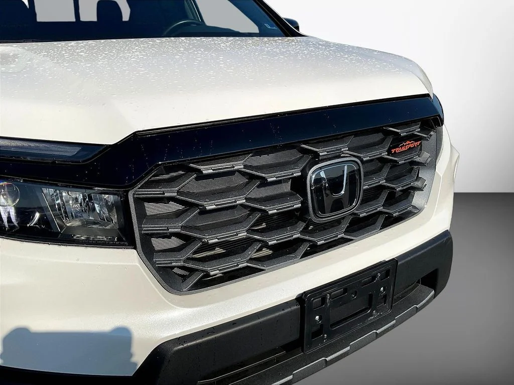 Used 2025 Platinum White Pearl Honda TrailSport image 34