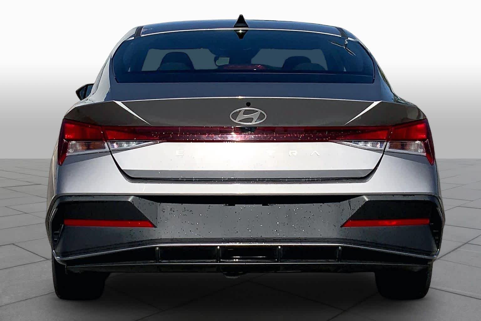 Used 2024 Fluid Metal Hyundai SEL image 5