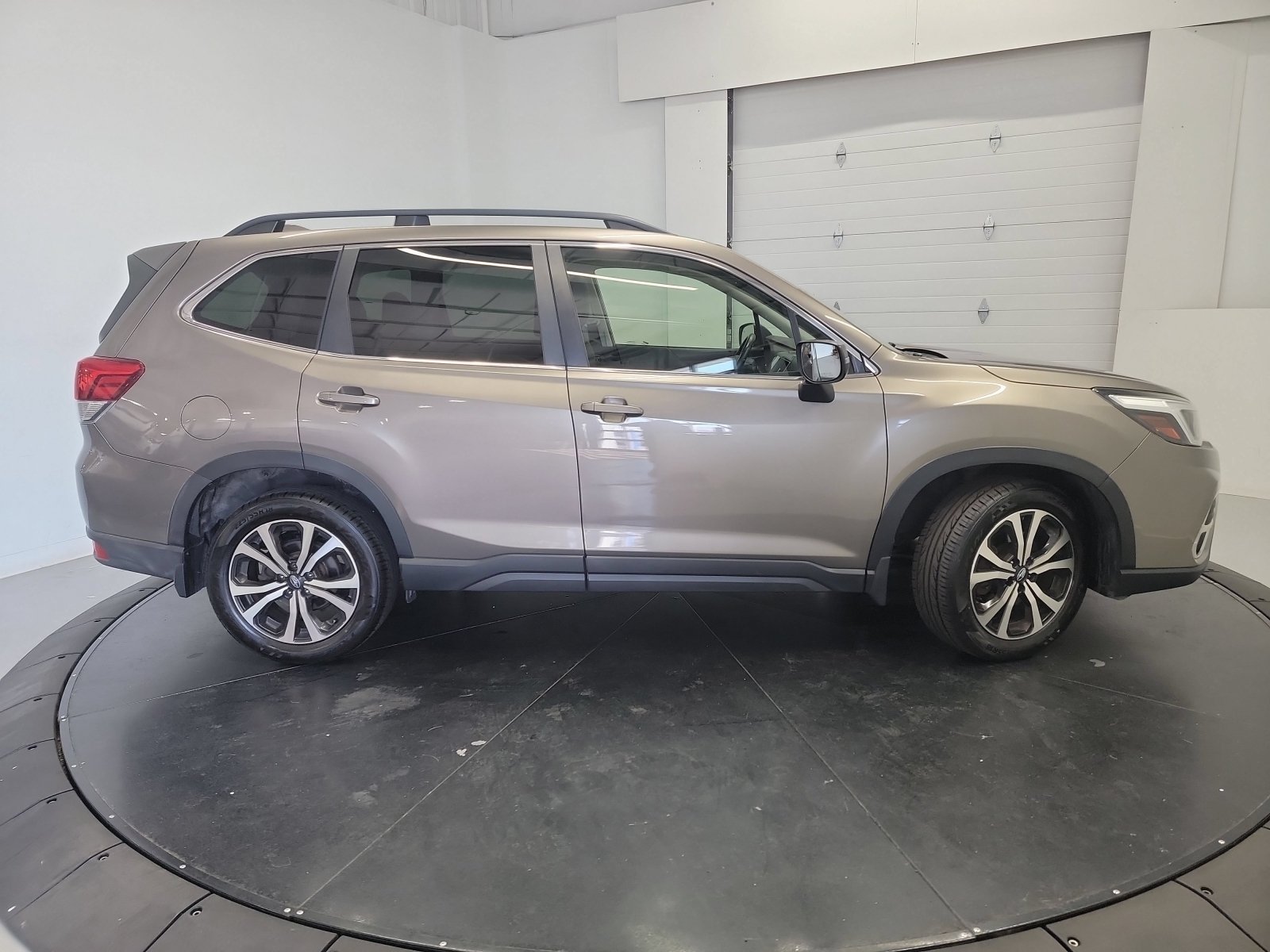 Used 2020 Sepia Bronze Metallic Subaru Limited image 9