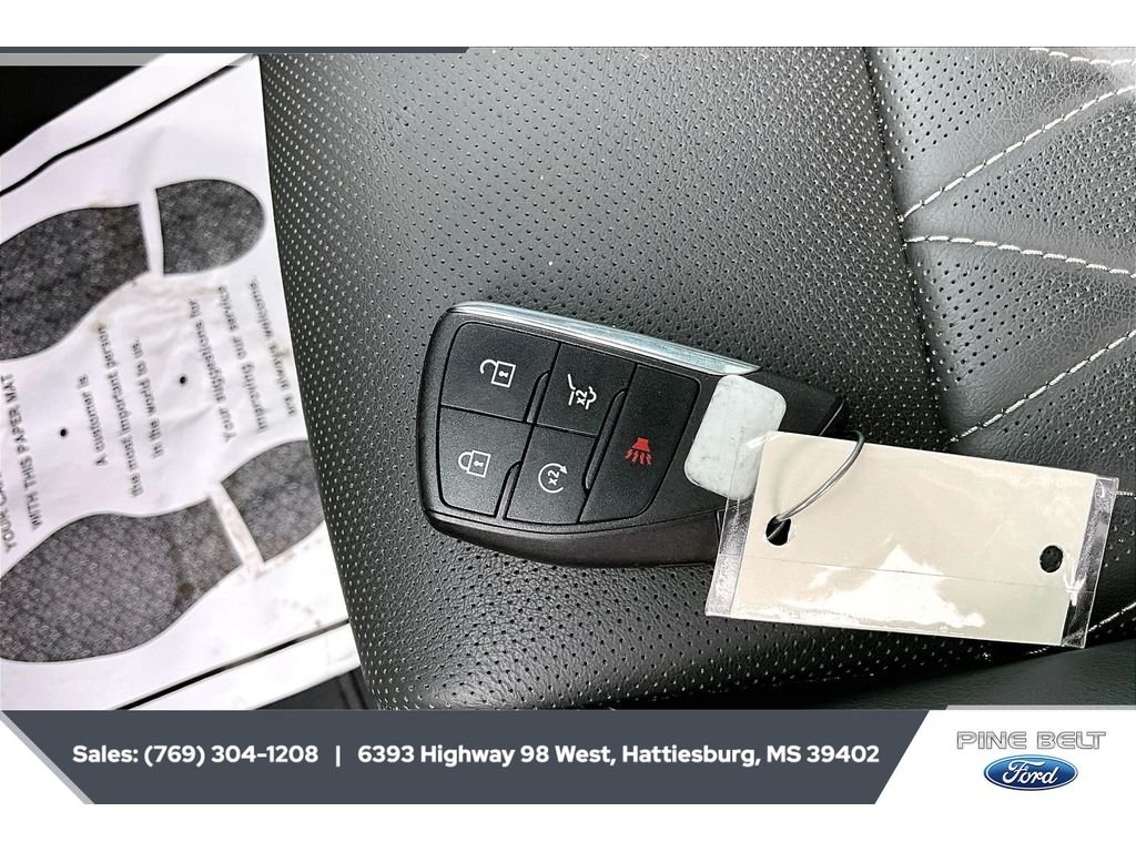 Used 2023 Ebony Twilight Metallic Buick Avenir image 9