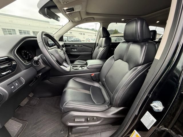 Used 2023 Crystal Black Pearl Honda Touring image 10