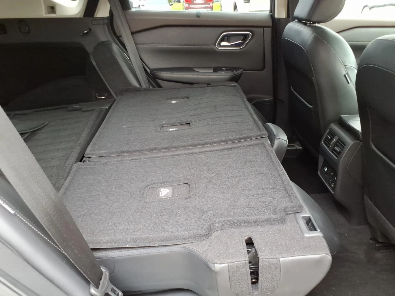 Used 2022 Boulder Gray Pearl/Super Black Nissan Platinum image 30