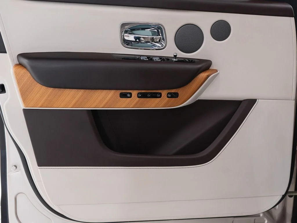 Certified Used 2019 White Sands Rolls-Royce  image 12