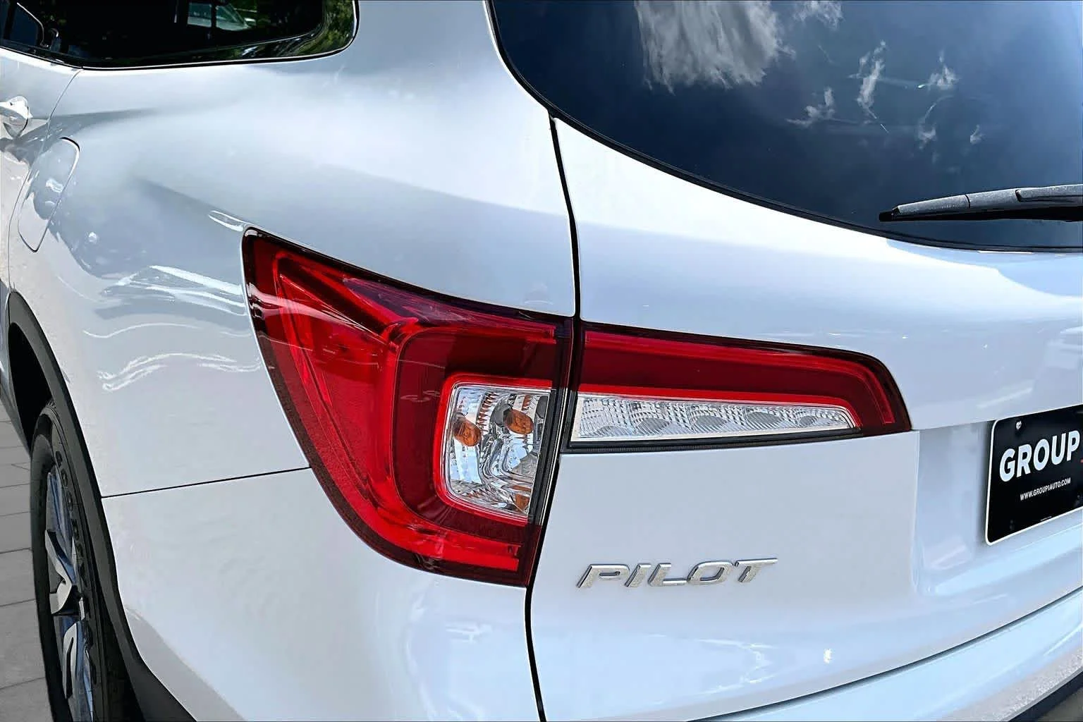 Used 2021 Platinum White Pearl Honda EX-L image 28