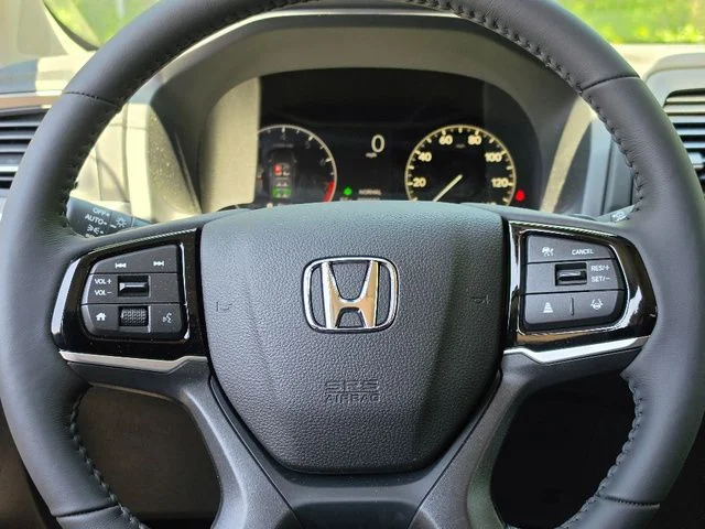 New 2026 Platinum White Pearl Honda EX-L image 9
