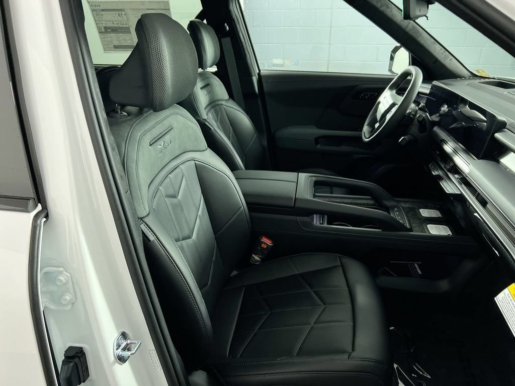 New 2027 Glacial White Pearl Kia X-Pro SX Prestige image 28