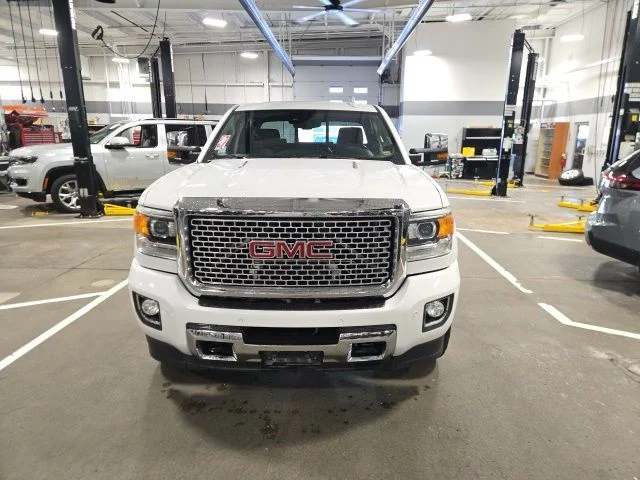 Used 2016 White GMC Denali image 10