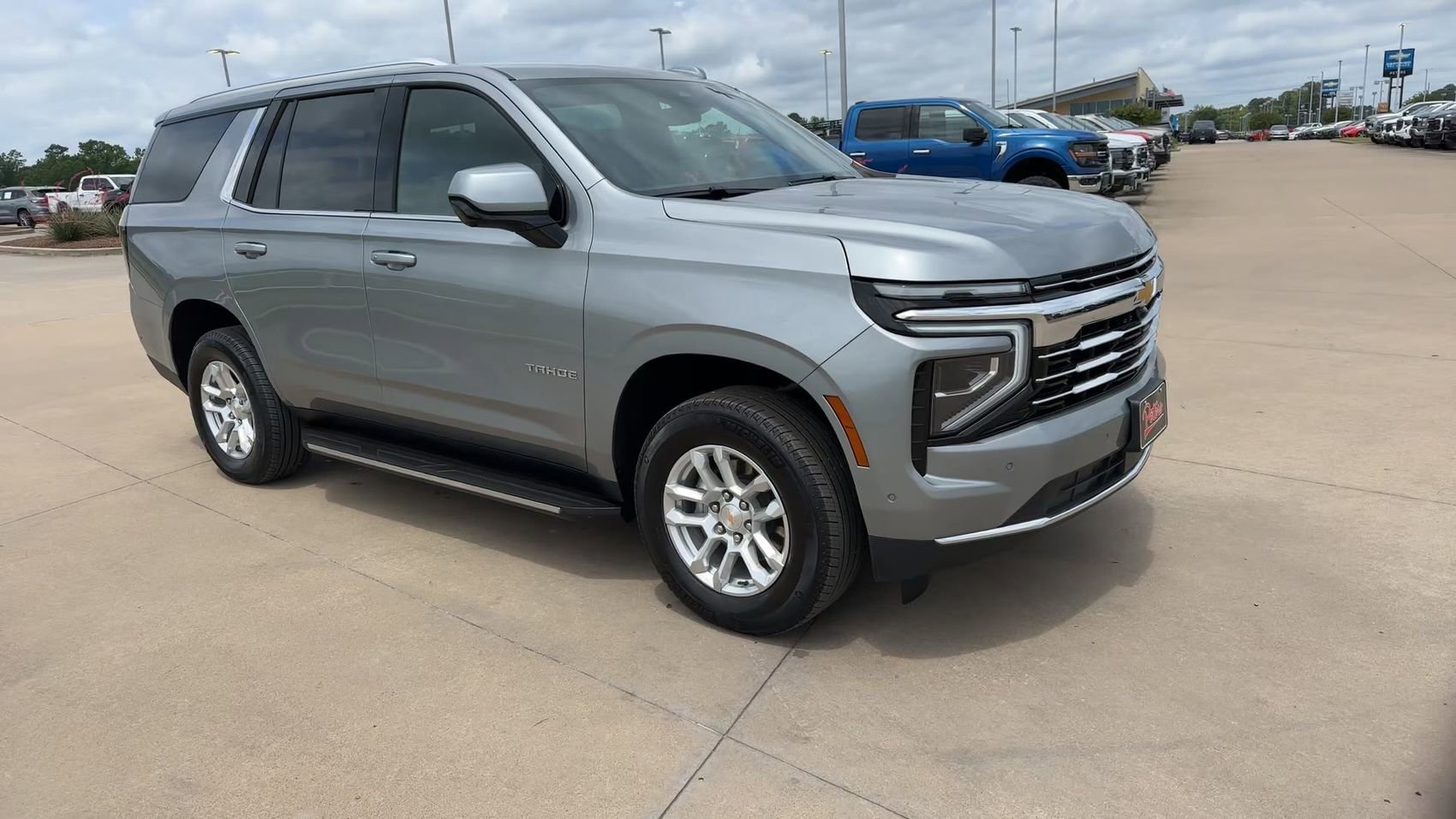 Used 2025 Sterling Gray Metallic Chevrolet LT image 3