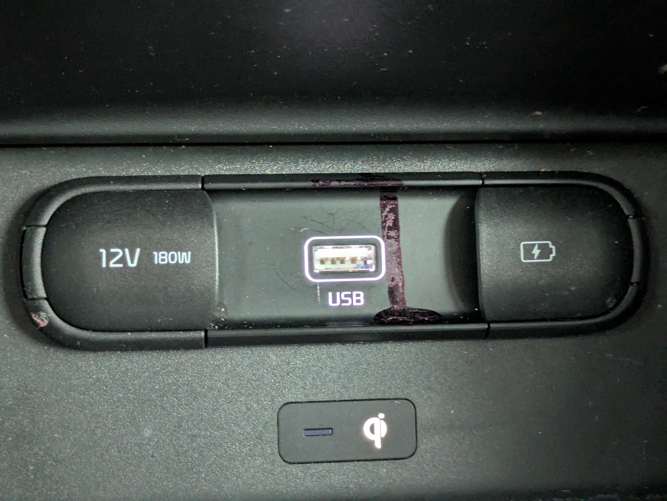 Used 2022 Black Copper Kia S image 31