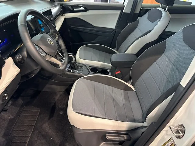 New 2027 Pure White Volkswagen 1.5T S image 31
