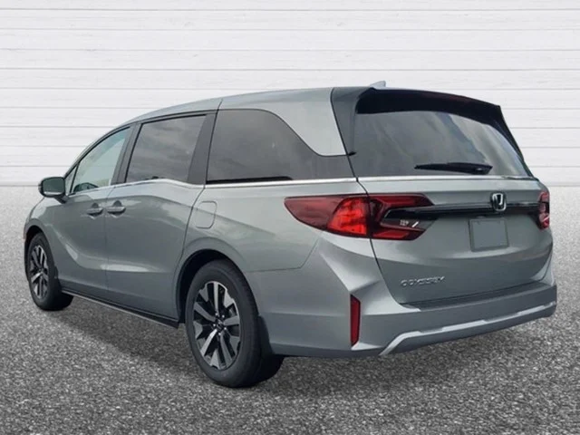 New 2026 Solar Silver Metallic Honda EX-L image 3