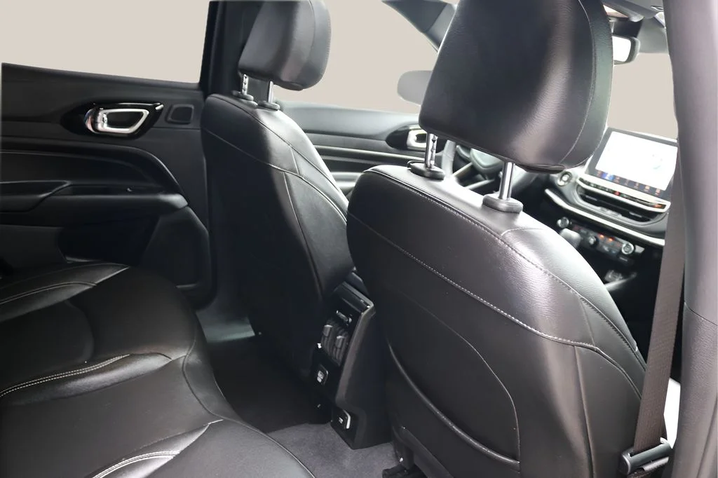 Used 2024 Black Jeep Limited image 19