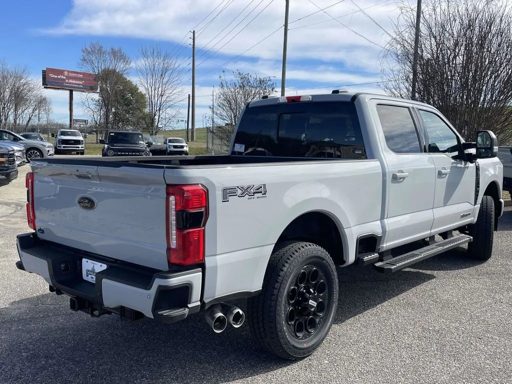 New 2026 Avalanche Ford F-250® XLT image 3