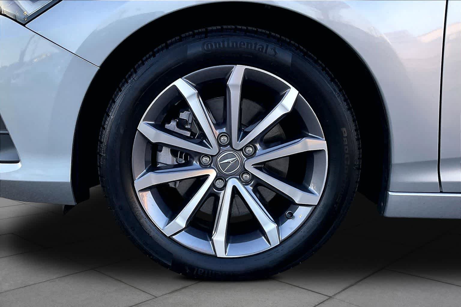 Certified Used 2025 Lunar Silver Metallic Acura  image 11