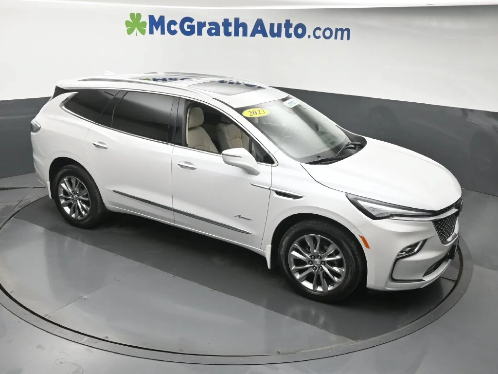 Used 2023 White Buick Avenir image 3