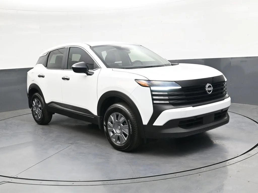 2026 Nissan Kicks 2.0 S's photo