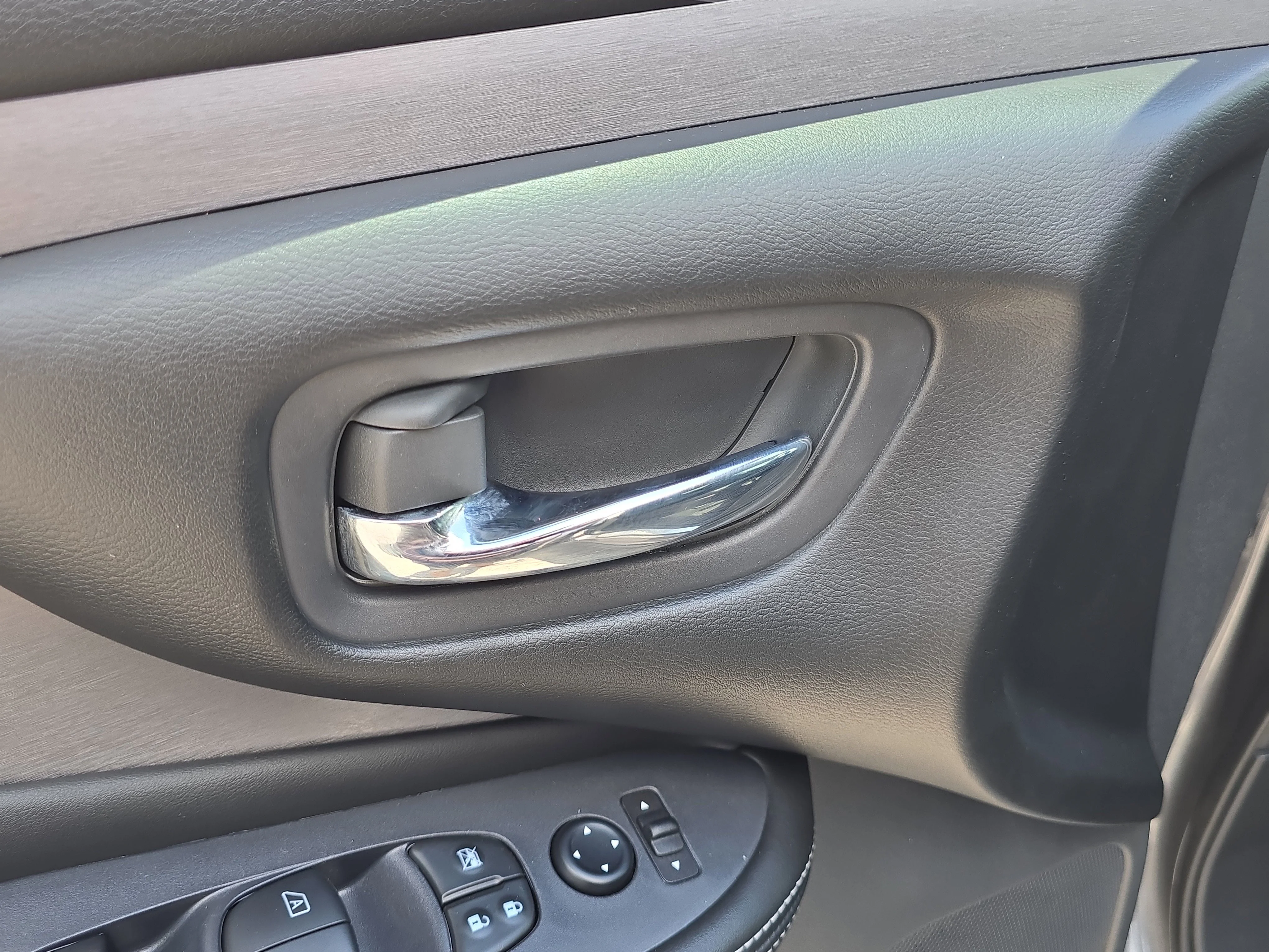 Certified Used 2024 Gun Metallic Nissan SV image 18
