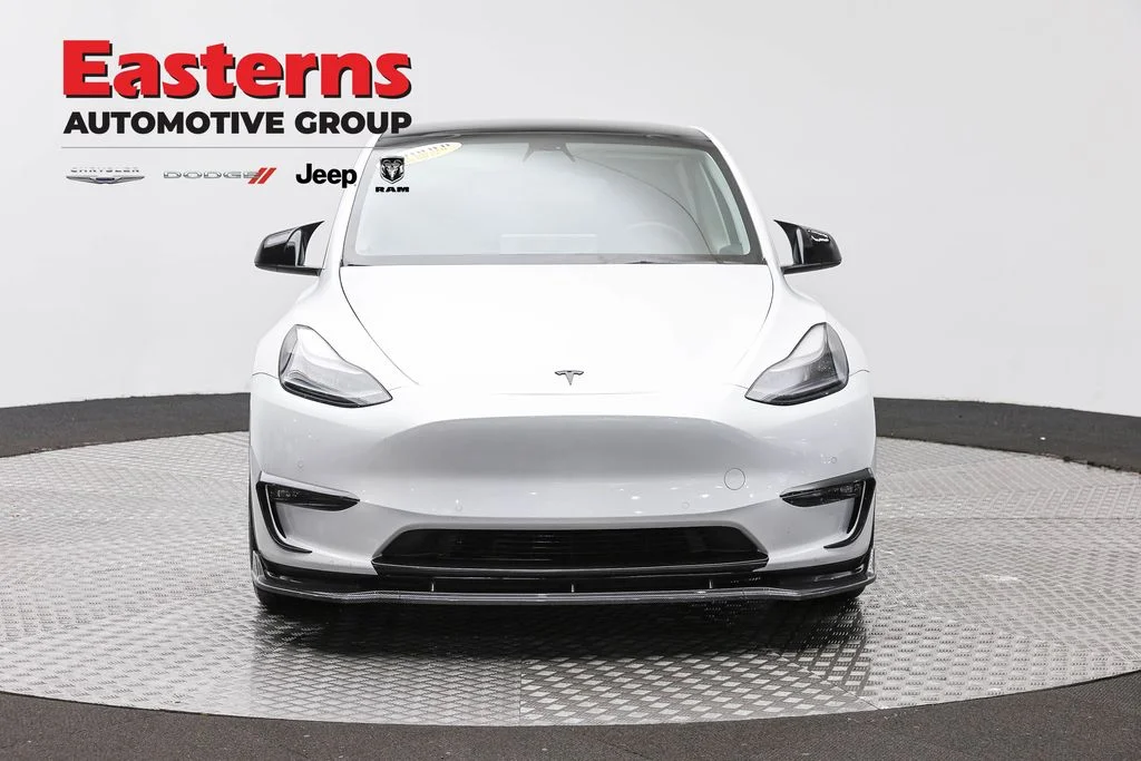 Used 2022  Tesla Performance image 2