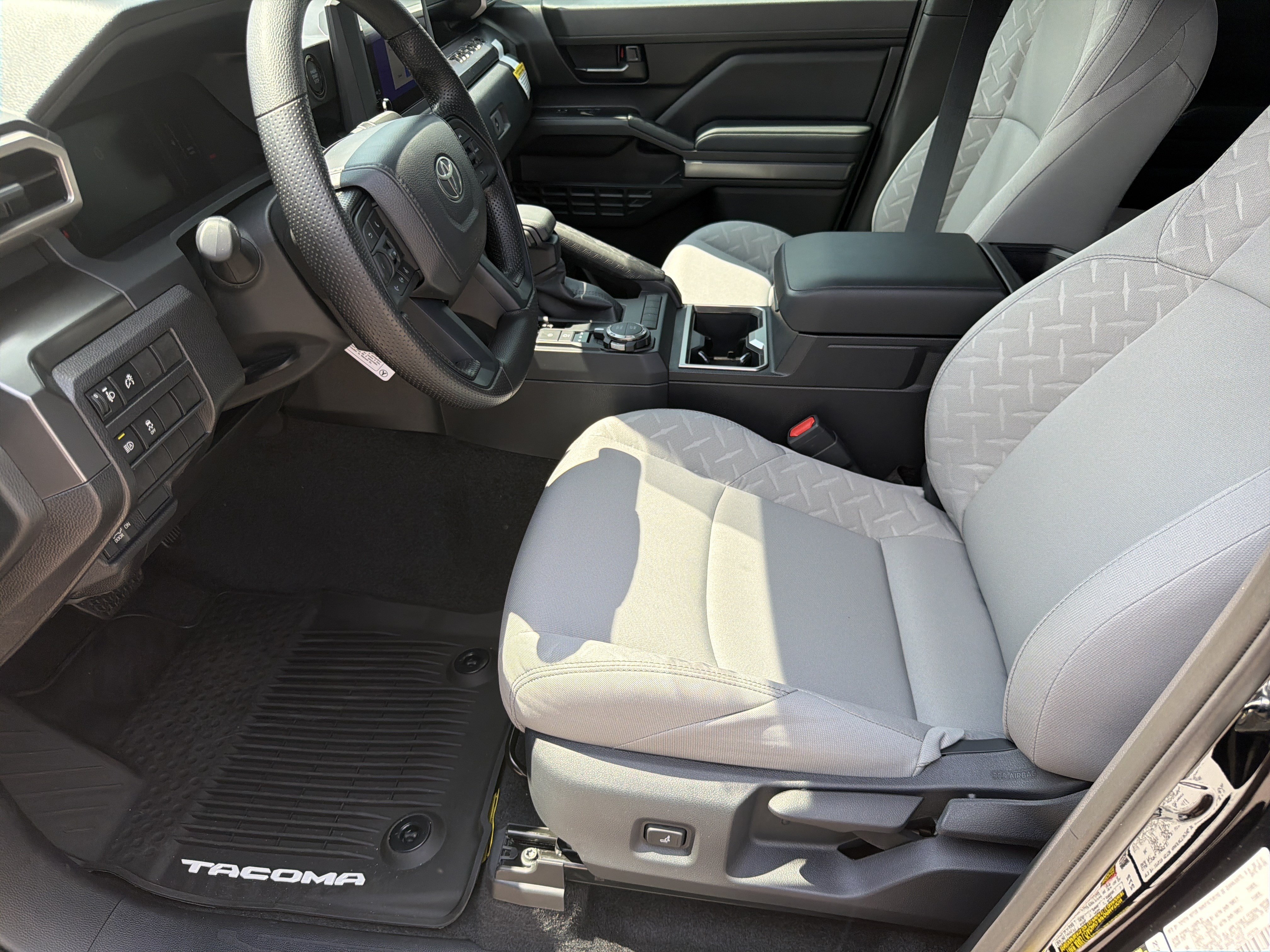 2026 Toyota Tacoma SR5 - Photo 9