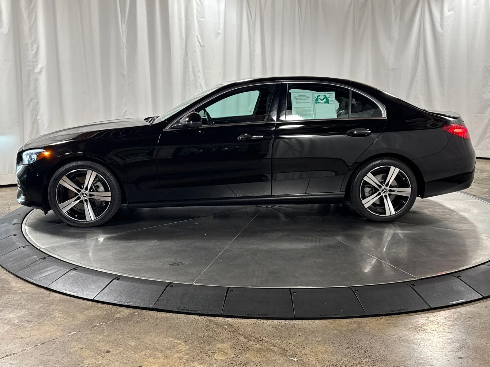 2025 Mercedes-Benz C-Class Sedan C 300 - Photo 6