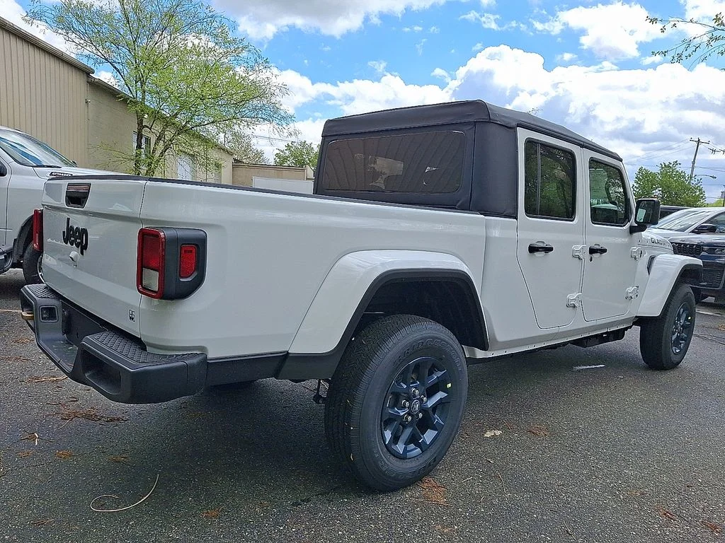 New 2026 Bright White Clear-Coat Exterior Paint Jeep 85th Anniversary Edition image 4